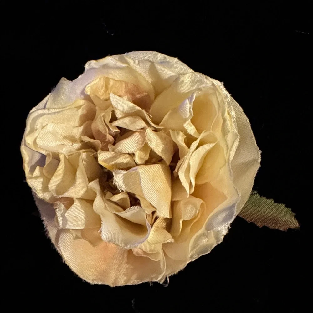 5 Vintage Millinery Floral Brooches - Cream (2), Pink, Beige and Orange - Picture 4 of 16